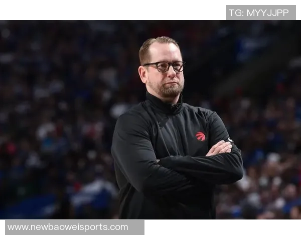 怒火中烧纳斯对球权判罚不满当场对裁判怒吼不止