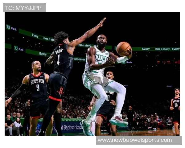 火箭队进攻火力全开但防守漏洞频现能否实现双赢局面